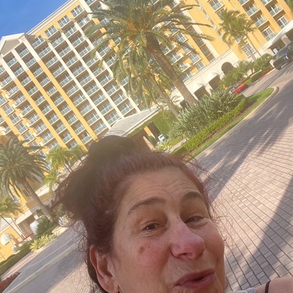 HELLO HELENA - Picture 9 of 15